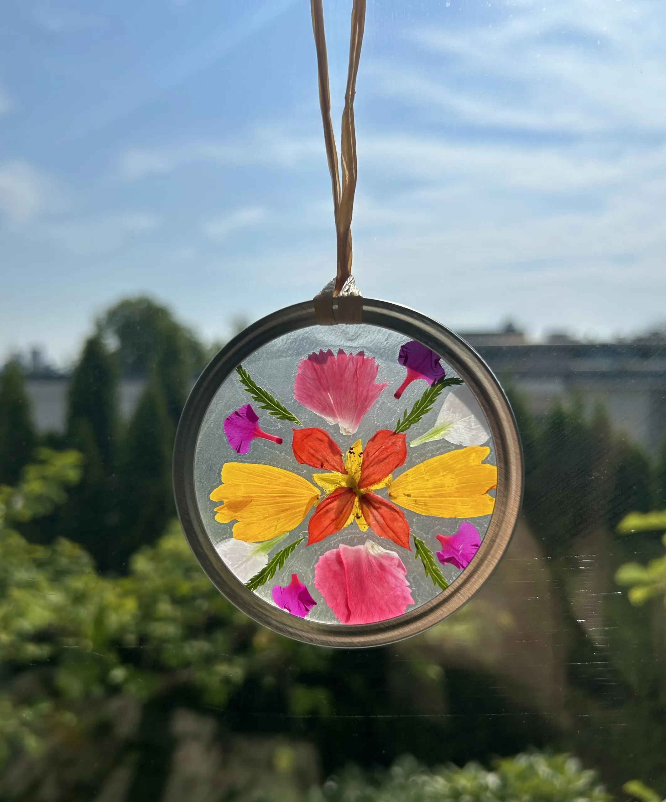 Teen Take & Make: Suncatchers