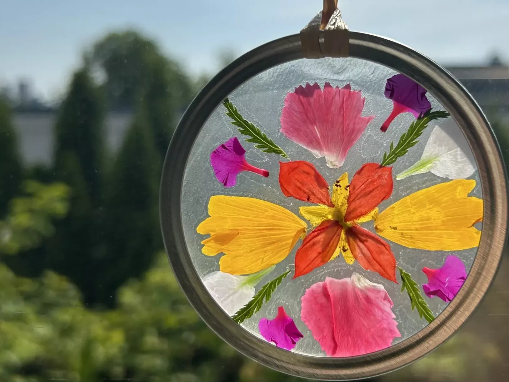 Teen Take & Make: Suncatchers